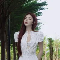 Liz Kim Cương