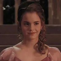 Hermione(lúc lớn)