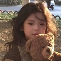 Lyra Celeste Mafloy