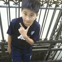 Bé Hồng Sơn