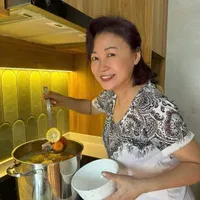 Mẹ Thủy Tiên