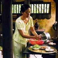 bà Lan (mẹ Huy)