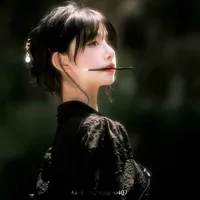 Uy Vịnh Uyển Thư