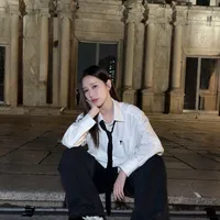 jane (chị 2 cô)