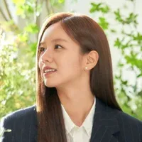 Lee Hyeri (cô)