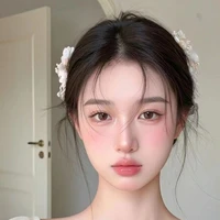 Cô Lê Thu Hà