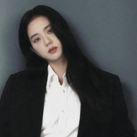 Kim Jisoo ( cô )