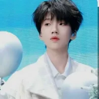 Nhiếp Vỹ Thần