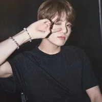 Jeon Jungkook ( Em )