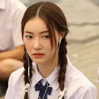 Prariyapit Yu (Jingjing) -Cô-