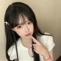 Hoa Hoa(em gái qanh)