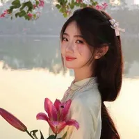 Lê Trân/Lê Diệu Huyền Trân⁰¹