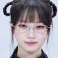 Kim Chaewon