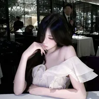 Hứa Hân Nguyệt_nu9 (cô)