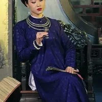 bà hội đồng Nguyễn / mẹ bách /
