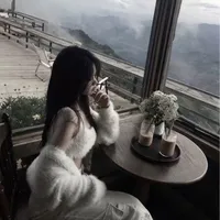 Minh Hằng (cô giáo GenZ)