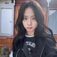 Kim Jisoo [ chị ]
