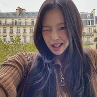 Kim Jennie [ em ]