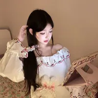 Nguyệt Chi Khánh Linh /@Teeri