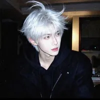 White - @Henhonhungkhongyeu