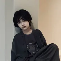 Vaelith Arielle ( Chị )