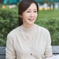 Phạm Mai Đông Nghi / mẹ nữ9 /