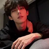 kelvin- bạn cô