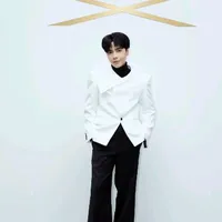 cua hong biết hát