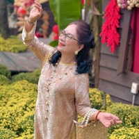 Mẹ cô