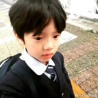 Juhoon-nhỏ-