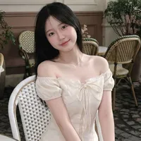 Hạ Vũ Trân ( 34 tuổi )