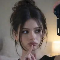 Vivian Everly