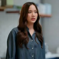 Út Tân ( Freen)