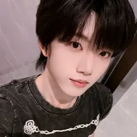 Trương Hàm Thụy  |  @Zhr.hrz
