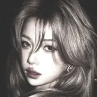 Hoàng Linh Vy _ ???