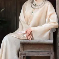 Em gái - Hoàng Thùy My