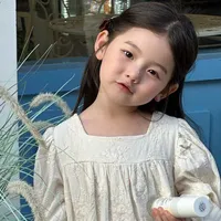 Tống Vũ Uyển Hy - hồi nhỏ