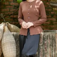 Con hầu