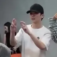 Ừ