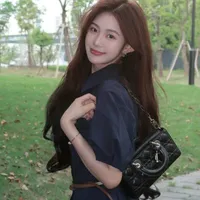Trần Lý Di( mẹ LAN)