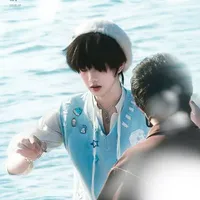 Trương Hàm Thụy _T