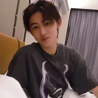‧₊ ᵎᵎ 𝘌𝘰𝘮 𝘚𝘦𝘰𝘯𝘨𝘩𝘺𝘦𝘰𝘯 ⋅ ˚