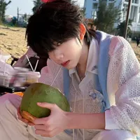 Trần Dịch Hằng | @nhìn gì?