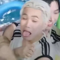 Hii, mình là tg😔😔