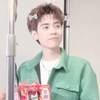 Hùng