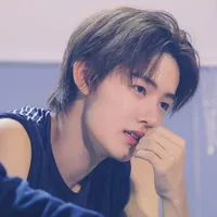 ‧₊ ᵎᵎ 𝘌𝘰𝘮 𝘚𝘦𝘰𝘯𝘨𝘩𝘺𝘦𝘰𝘯 ⋅ ˚