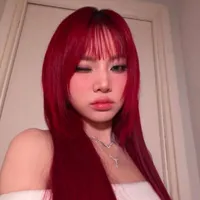 Ngô Lan Hương/đầu đỏ