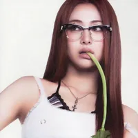 HUH YUNJIN_ N