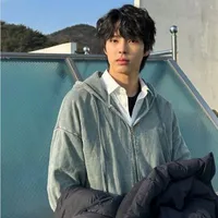 Hyun-woo.