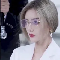 Vương kiều ( hiệu trưởng trường )